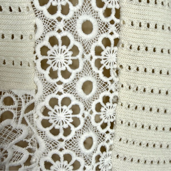 FRENCH CONNECTION Women Small Textured White Knit V-Neck Sweater Generous Sizing - Picture 14 of 16